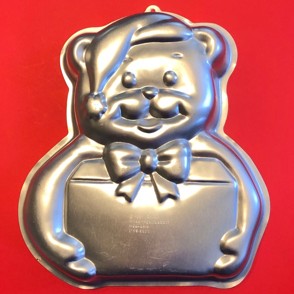 SANTA BEAR CAKE PAN by Wilton